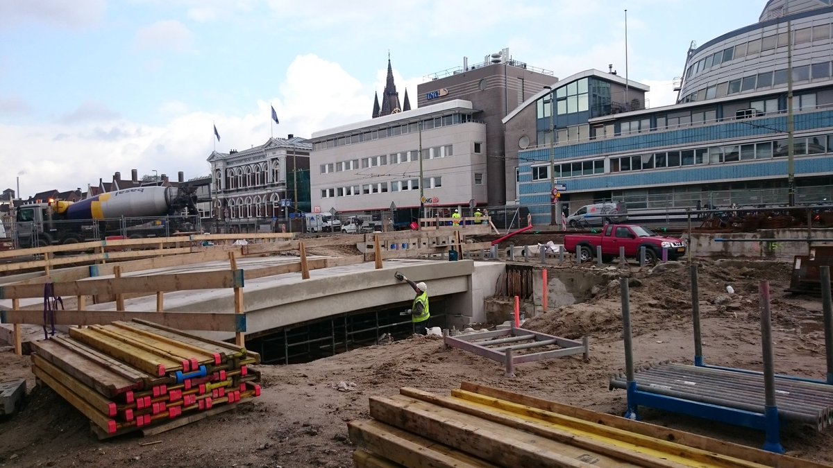 Contouren nieuwe singel langs Olofsbuurt zichtbaar, wordt mooi <a href="/spoorzonedelft/">SpoorzoneDelft</a>! Bevaarbaar water werd helaas te duur
