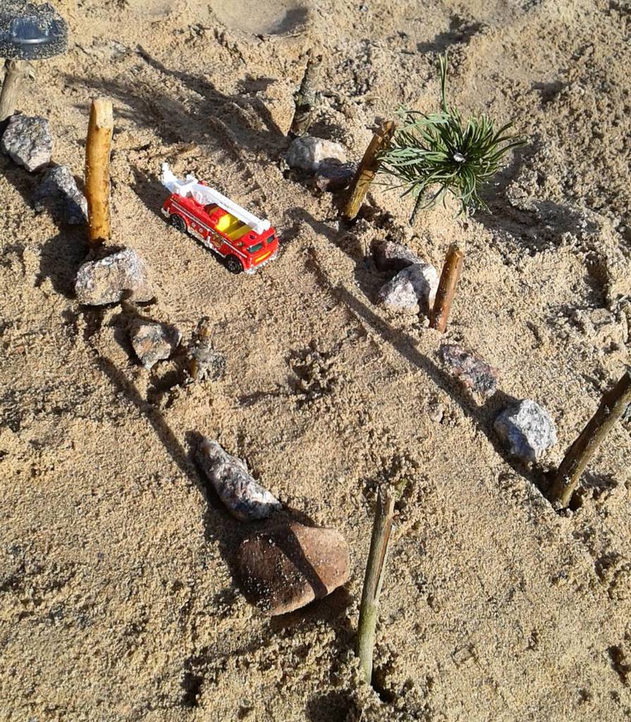 AFireStation's tweet image. Found this cool photo, not mine Playing with sand with my son ♥ #sandboxfun #sand #myson #playingwithsand #sandplay…
