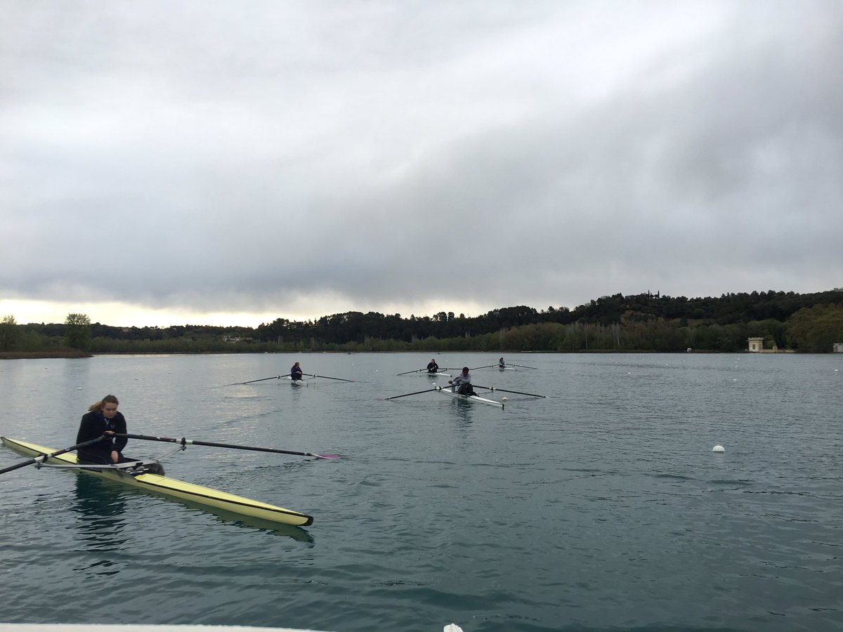 PutneyHighSport's tweet photo. Great singles session this morning! #RowCamp #PutneyPanthers https://t.co/QB2gX8u5e4