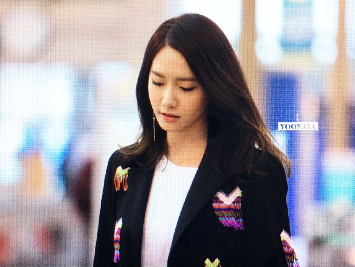 [PIC][08-04-2016]YoonA khởi hành đi Bắc Kinh – Trung Quốc để tham dự sự kiện "Star Zone" vào chiều nay CfgvY-EW4AA_sSn