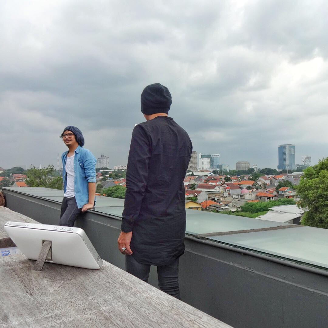 DIA adalah @ahmadfredy_fish , pencipta #LaguDIA . Lagu yang diciptakan untuk DIA-nya. Terima kasih bro #12april2016