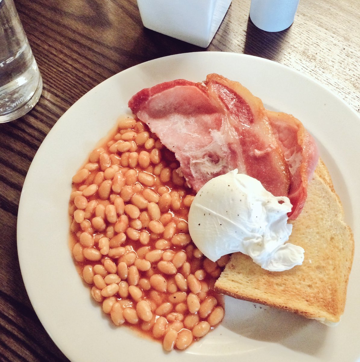 Fabulous breakfast &amp; catch up with <a href="/RowenaMahoney/">Rowena</a> this Friday morning! #delicious #veryneeded