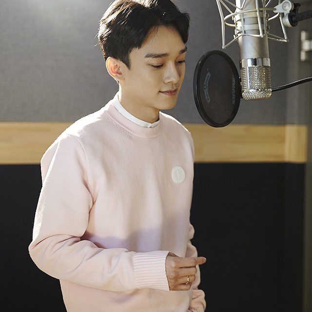 CHENUNIV_net's tweet photo. 데뷔 4주년이란 기쁜날! 넘쳐나는 사진과 너의 목소리에 오히려 우리가 선물을 받은 기분이야❤ 종대야 데뷔 4주년 축하하고 순딩이들하고 오래도록 썸타자❤ #종대야노래해줘서고마워 #4YearsWithChen https://t.co/CZZbVTb0Ui