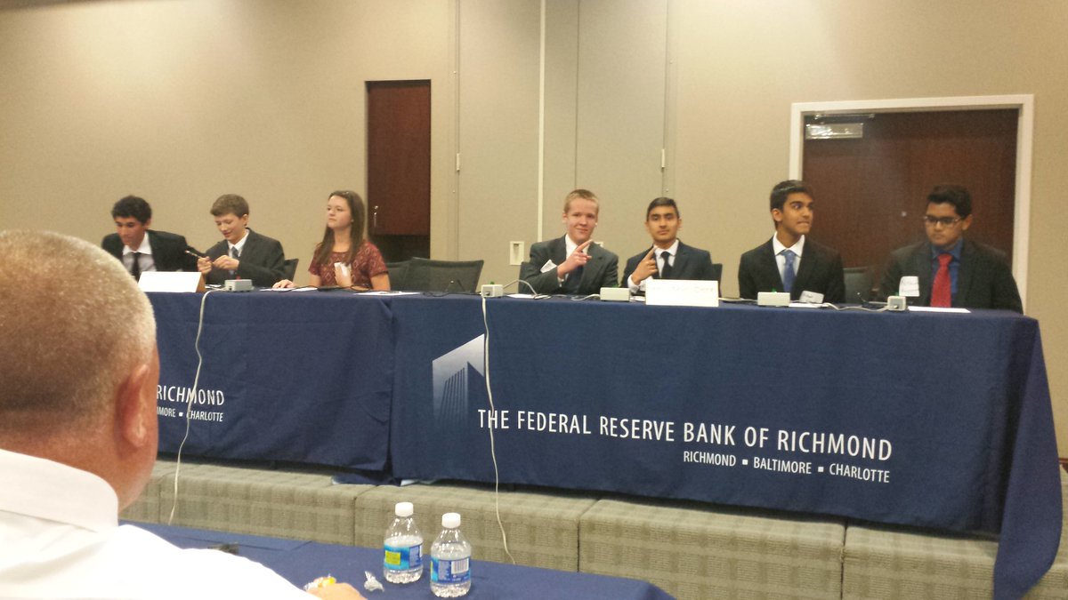 NCCEE_org's tweet image. @ncceeoutreach #EconomicsChallenge quiz nowl round 1 @RichmondFed