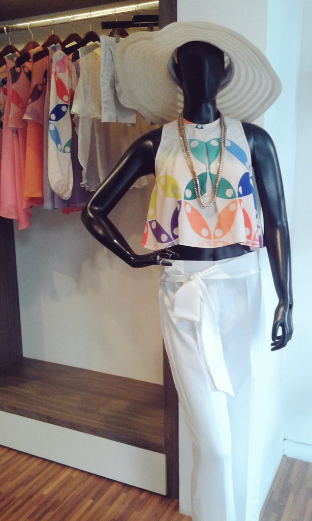 nunukambarwati's tweet image. Baru! #DesignerCorner @TIRANAHOUSE Kotabaru; corner yg didedikasikan utk desainer lokal Indonesia. Please welcome ♡