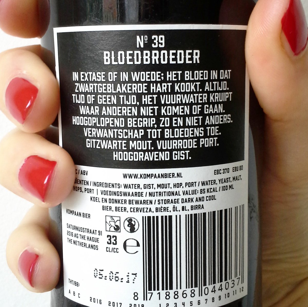 "verwantschap tot bloedens toe" #BLOEDBROEDER bijzonder mooie #stout met port-tonen #proost bierliefde.nl/bloedbroeder/