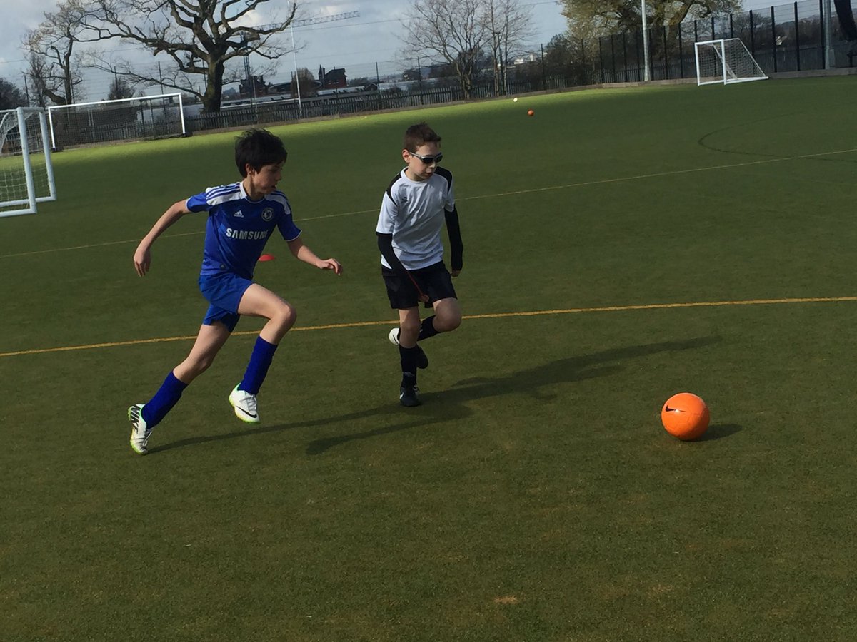 LONDONUNITEDFS's tweet photo. Last day of the week and the kids have nailed it - tired but full of go! #FootieCamps #UCSActive https://t.co/HPXfuS93lE