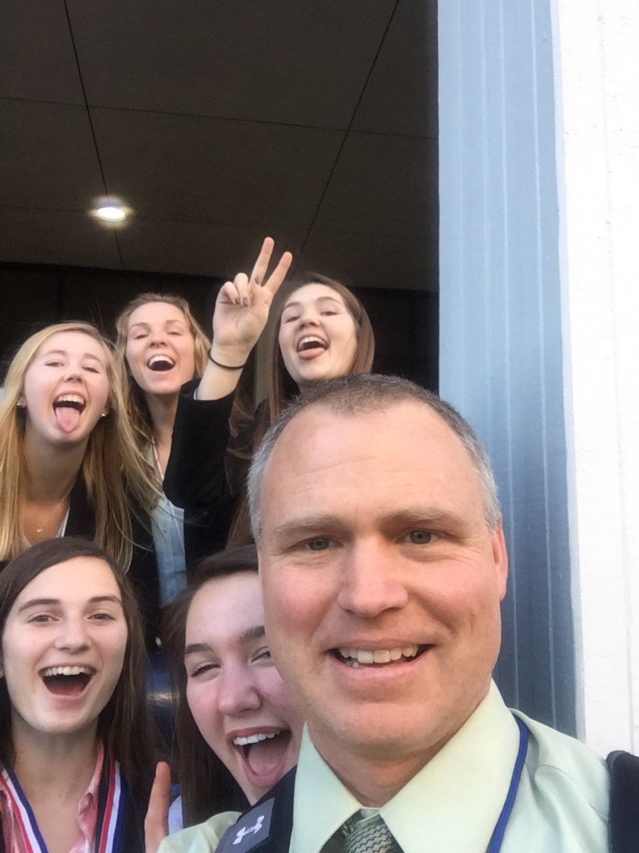gjersvikgina's tweet photo. Happy Birthday to this crazy ADULT!!!!! Hope your day is better than your DECA project 😁😎#didntmoveon #usuck #ily ❤️ https://t.co/J1eq0OgnVi