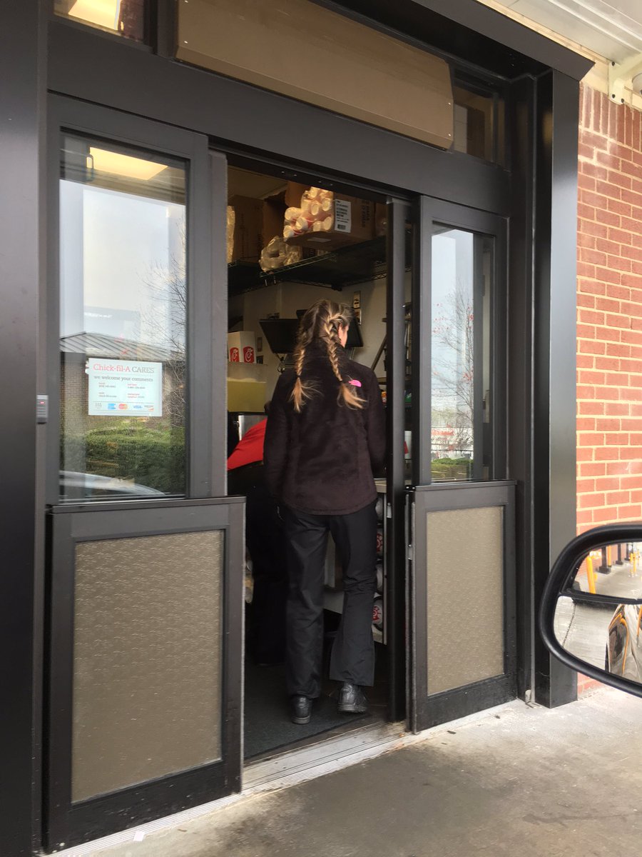 Crazy4ChickFilA's tweet photo. @ChickfilA is revolutionizing the drivethru experience in Lex, KY! Multiple orders taken, delivered at once! SO FAST https://t.co/o8ubJDinAP