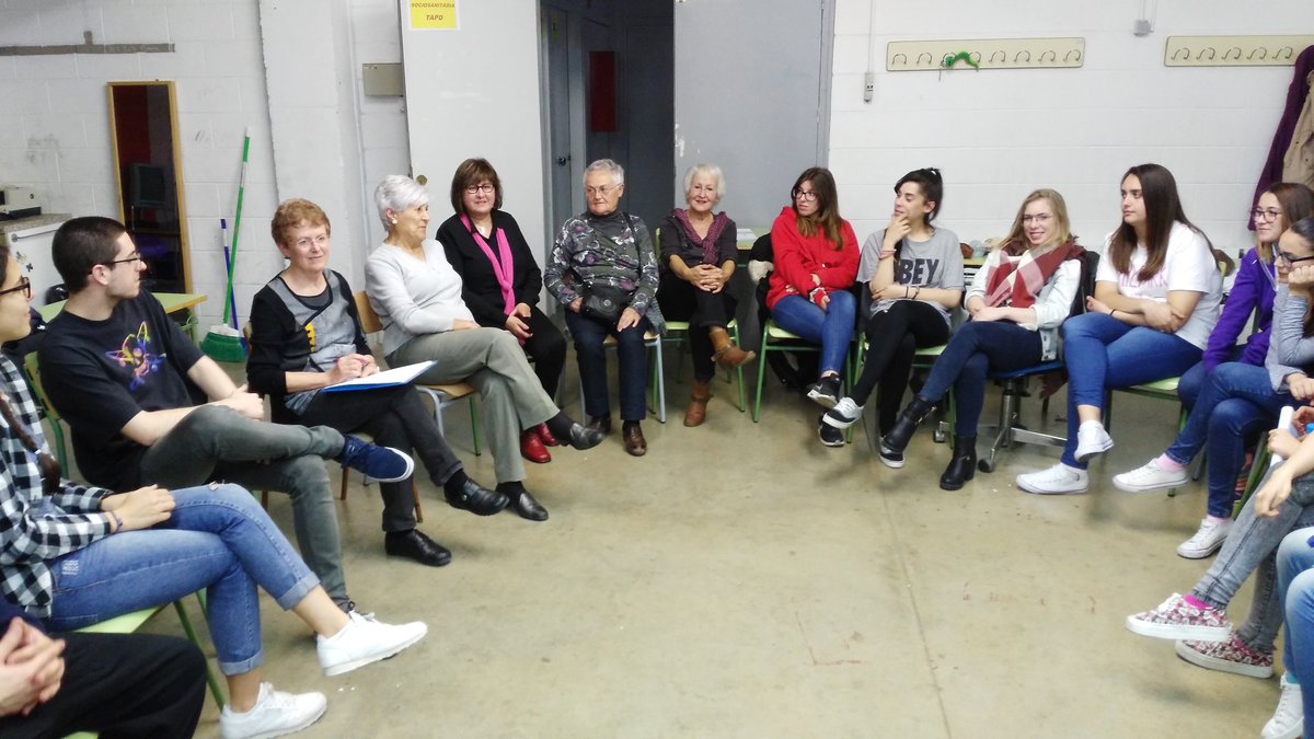 InstitutBastida's tweet photo. Xerrada a càrrec de l'associació del grup de dones de Singuerlin. Ha estat un plaer escoltar-vos. #2ISOB #grupdones https://t.co/zua3ADGCqd