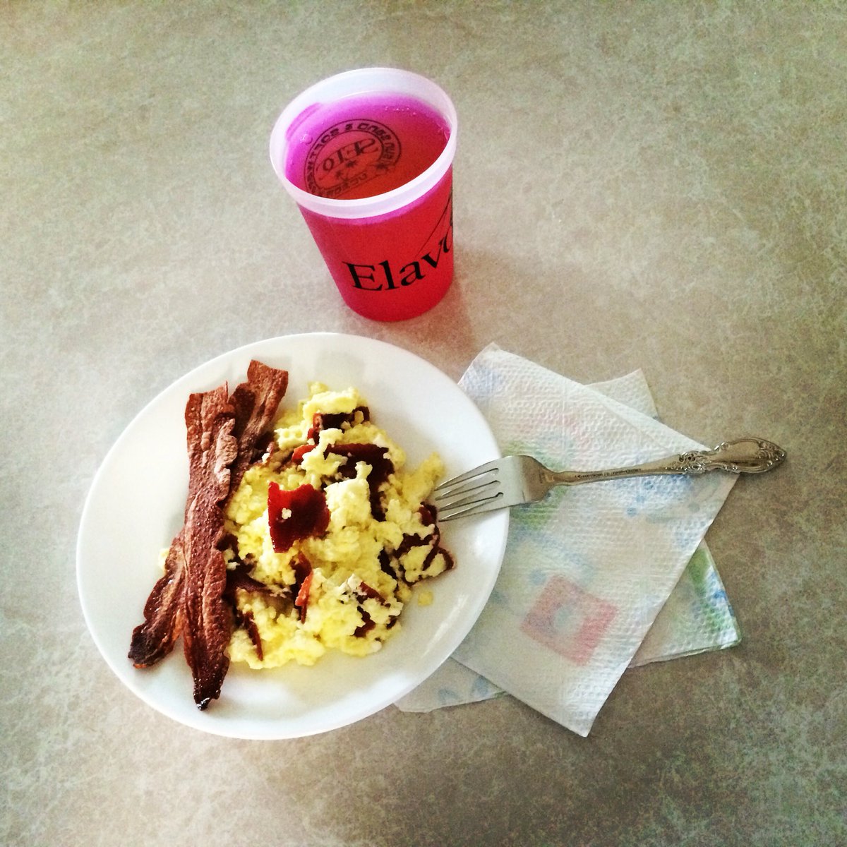 cmstone2's tweet photo. Bleu Cheese, Mozzarella Omelet w/Turkey Bacon* #ReadySetGo #LowCarb #Mmm https://t.co/Qd7CFhsWGK