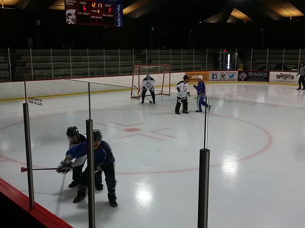 Club_121's tweet photo. Gubi and zarns getting fierce on D against Kelly Lake! #makeicegreatagain https://t.co/XmN6TuNAgt