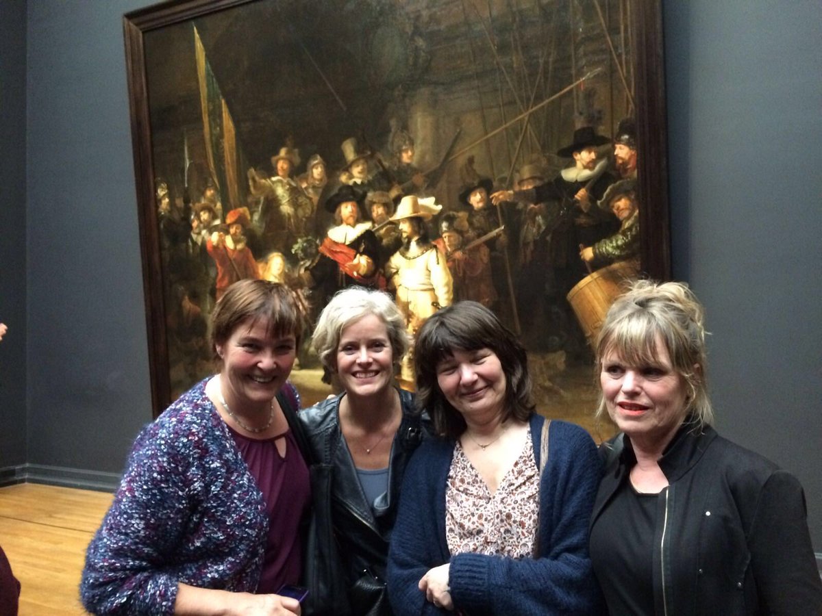 clausschool's tweet photo. #lerarenfeest in het @rijksmuseum Wat een mooie avond voor deze juffen! #genieten #Nachtwacht https://t.co/f68KdimwJF