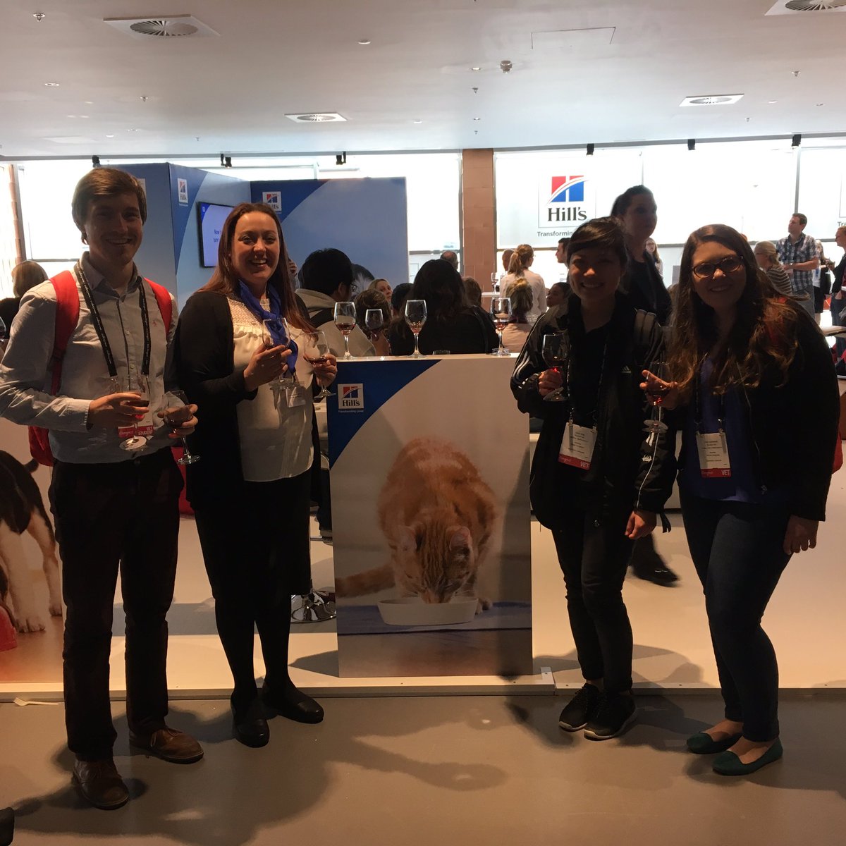 steffiefox's tweet photo. @hillsukdn best pet food company ever! #freewinetastin #BSAVA16 https://t.co/I7xfsDaDVH