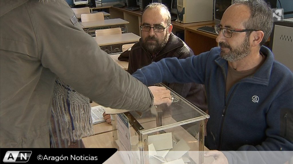 aragontv's tweet photo. Según datos no oficiales, en Zaragoza 52 colegios han dicho sí a la adaptación de horarios y 24 no. Más datos #AN1 https://t.co/SjApFngDc0