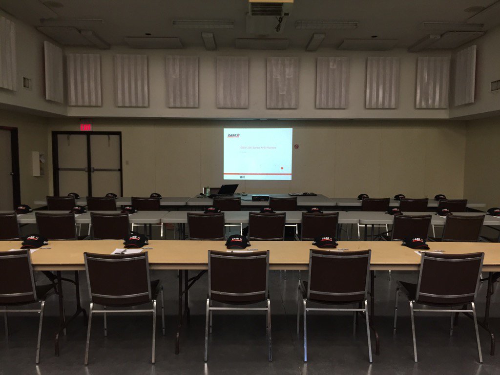 CampbellFarms's tweet photo. All set up for our #planter training this morning. Starts at 8am! @KuceraGroup #afstraining #1200series https://t.co/t1X4LgHc1f
