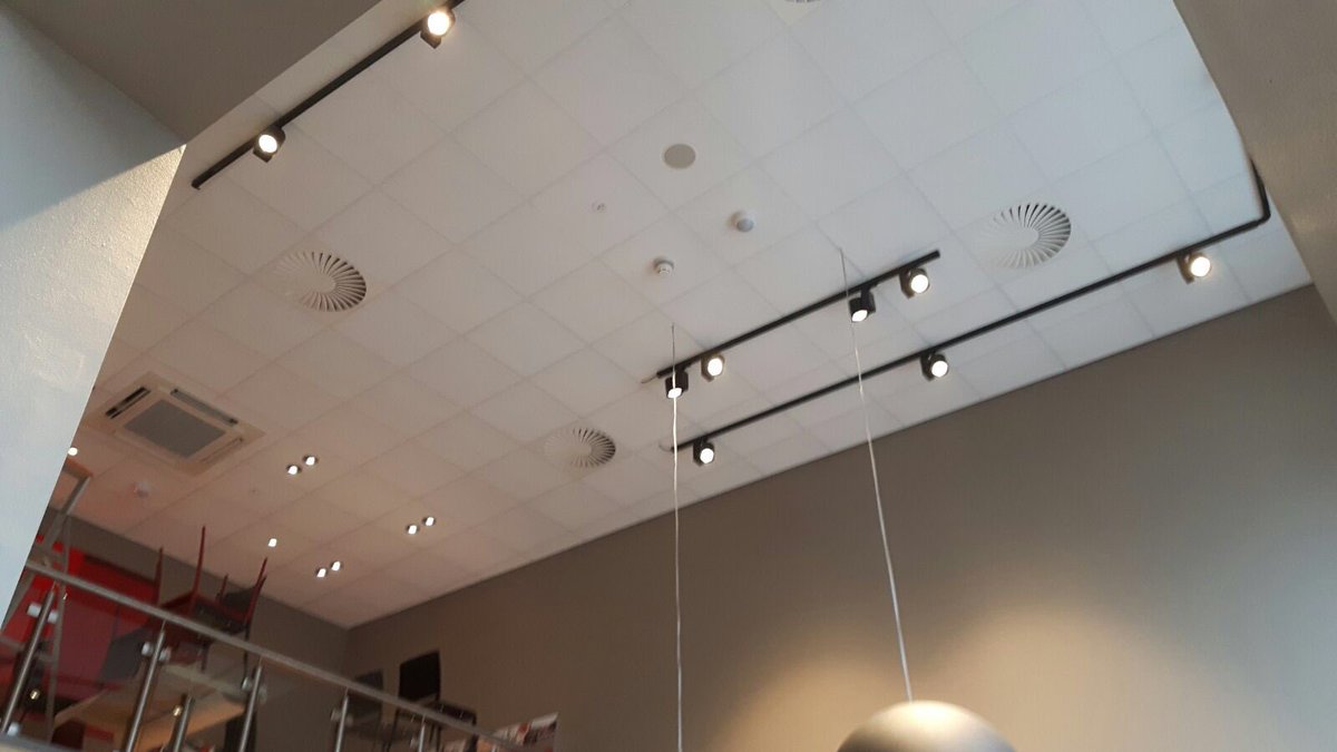 AvantiSysteem's tweet photo. De #KFC in #Enschede is ook bijna gereed de laatste puntjes op de i @RockfonBNL @APIQuickLock https://t.co/NgkRYn6dgE