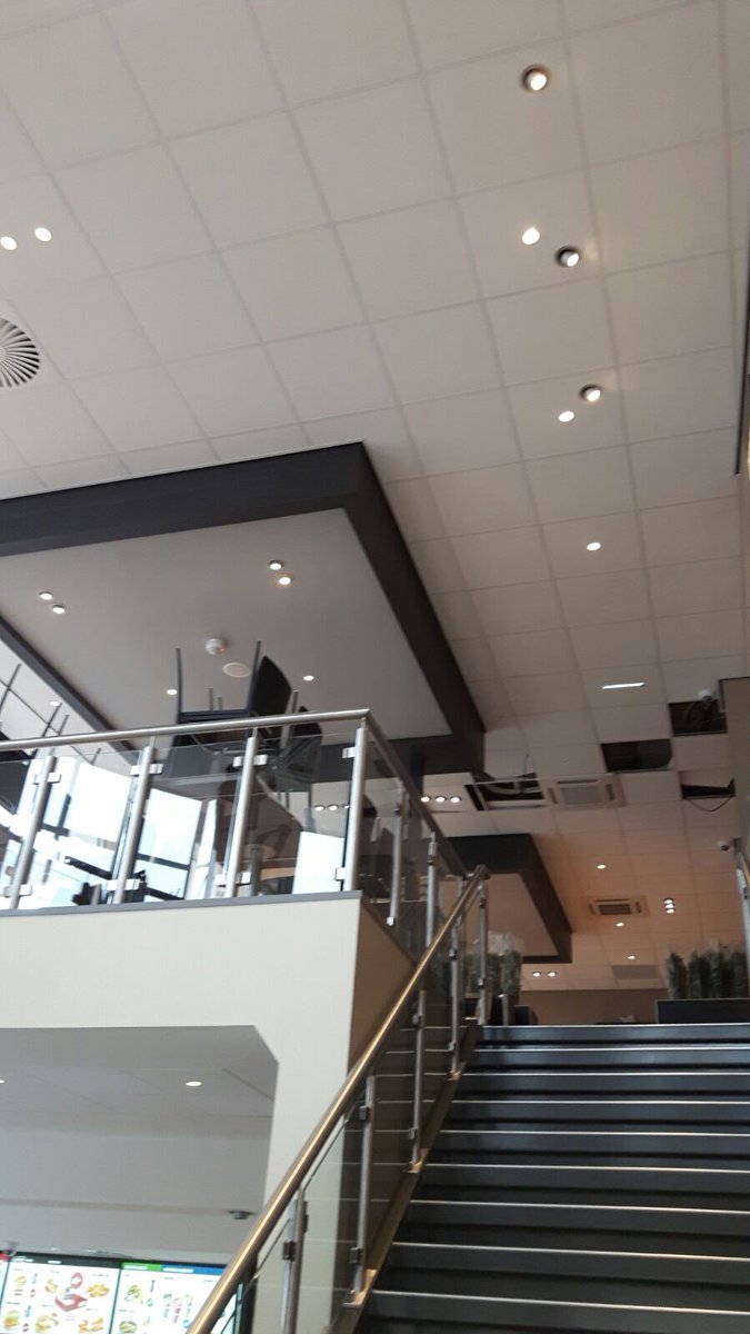 AvantiSysteem's tweet photo. De #KFC in #Enschede is ook bijna gereed de laatste puntjes op de i @RockfonBNL @APIQuickLock https://t.co/NgkRYn6dgE