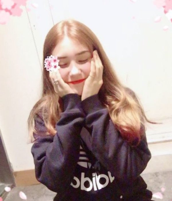somix309's tweet photo. 너무 예쁜 솜..(오열) #전소미 #아이오아이 #IOI #벚꽃 #사랑아소미해 https://t.co/ieYcyI3zOe