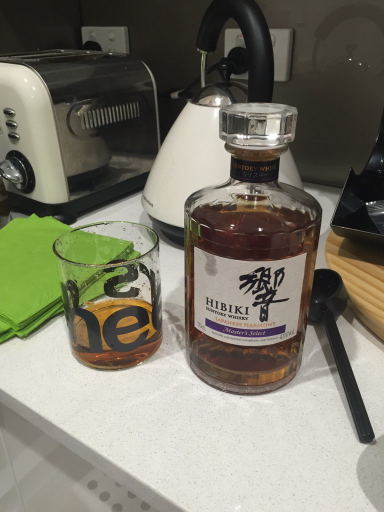 _craigstanford's tweet photo. Cheers @phillfarrugia #hibiki #mastersselect https://t.co/LGBmes6O8z