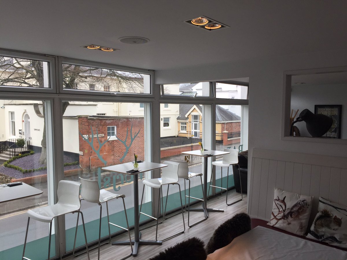 Finally stopped for lunch at an amazing brutalist building in Edgbaston! <a href="/NORJSKE/">nörjske</a>