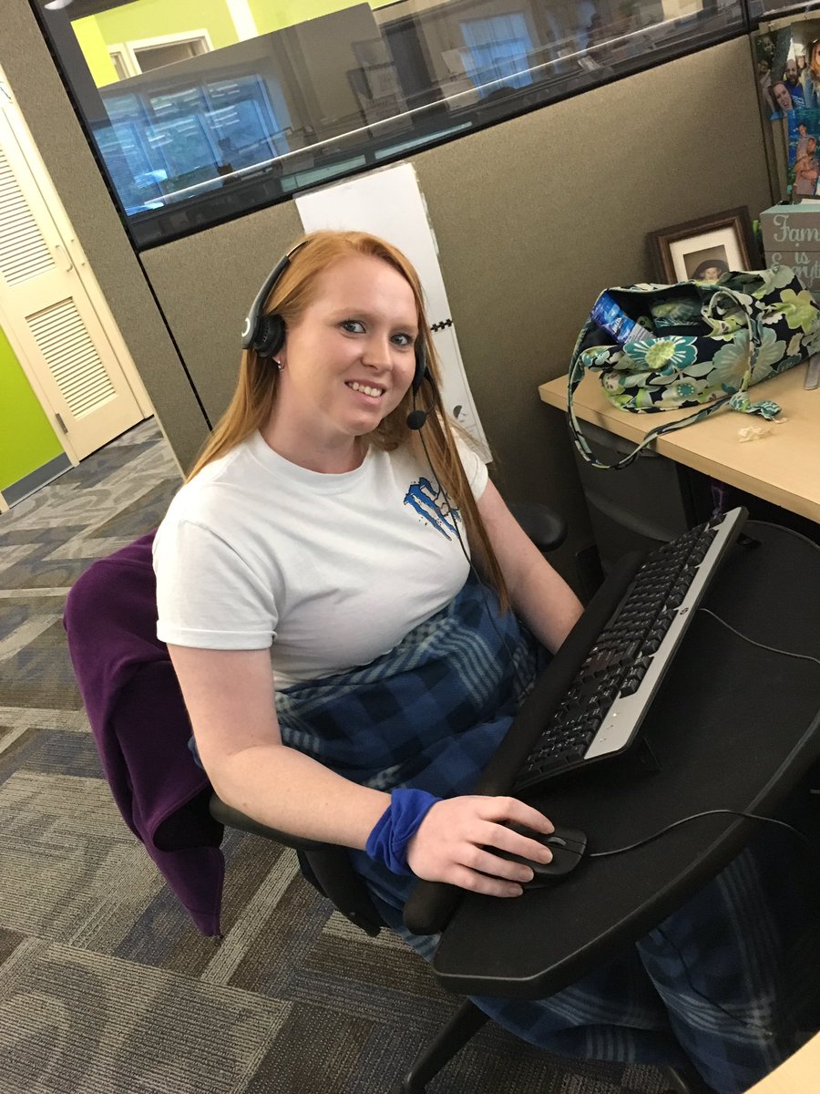 SShaver72's tweet photo. @VikkiMarvin was caught @appreciating her customer #Nit2winit @LebanonCC1 #teamshellirulz & it's PJ day!!! https://t.co/I9f6jYVRyw