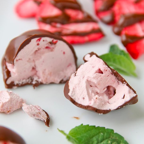 harvestright's tweet image. Endless creative possibilities for the #chef #baker and #candymaker - your own affordable countertop freeze dryer