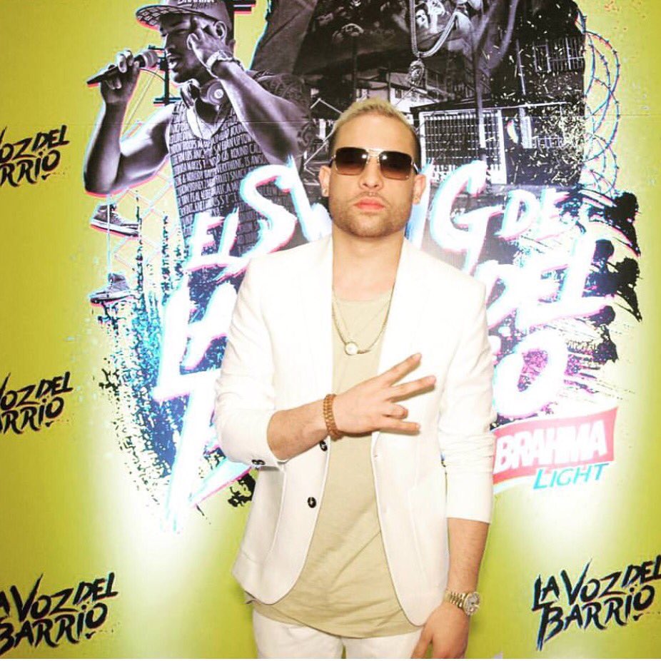 PremiosQ tweet media