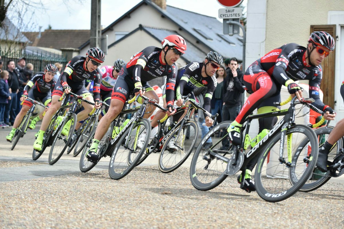 TeamRothGruppe's tweet photo. @circuitcycliste @martinkohler7 @GrischaBuffalo @PascheFrank @Giacomo_Tomio  go for it 🏁🏁🚲🚲💪 https://t.co/1j46Pd1PR6