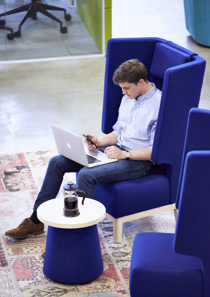 Orangebox_MEA's tweet image. Looking for a modern take on the classic #LibraryChair...BOOM! #NetworkLandscapes ow.ly/ZTrxP