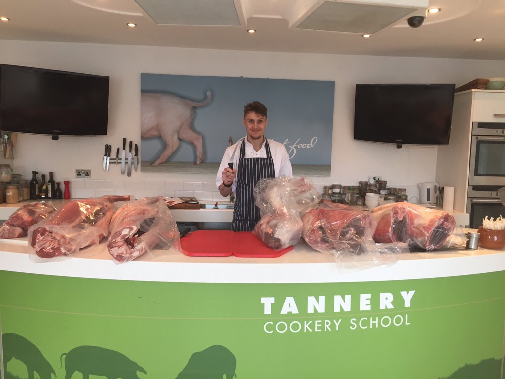 JaniceCaseyB's tweet photo. @SamBurfield I thought I had my hands full ๐๐ #pushonchef https://t.co/q64SsVXxLY