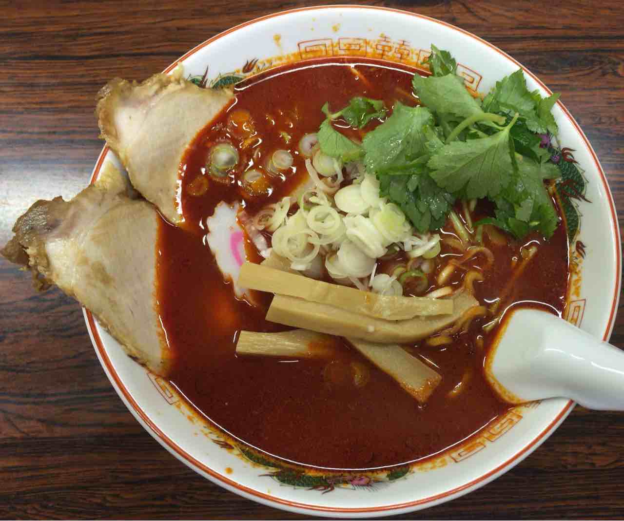 筋肉酒店 花や 山形県酒田市 地獄ミニらーめん 800円 通常は麺量茹で前600gの激辛爆盛りラーメンで 30分以内に完食すれば無料になるチャレンジメニューですが 本日限定で茹で前0gの普通サイズで提供 とは言ってももちろん激辛 笑 T Co