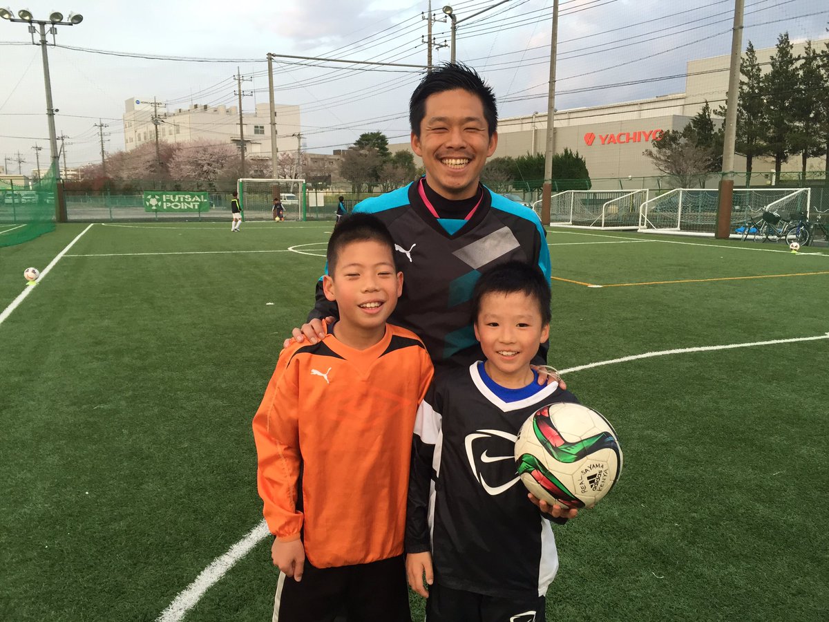 Chikara Tashiro 田代主水 En Twitter 今日から毎週金曜日地元でサッカースクール始まりました 子供達と熱く愉しく活動していきます よろしくお願いします フットサルポイントサル狭山 T Co Isowudwpq0