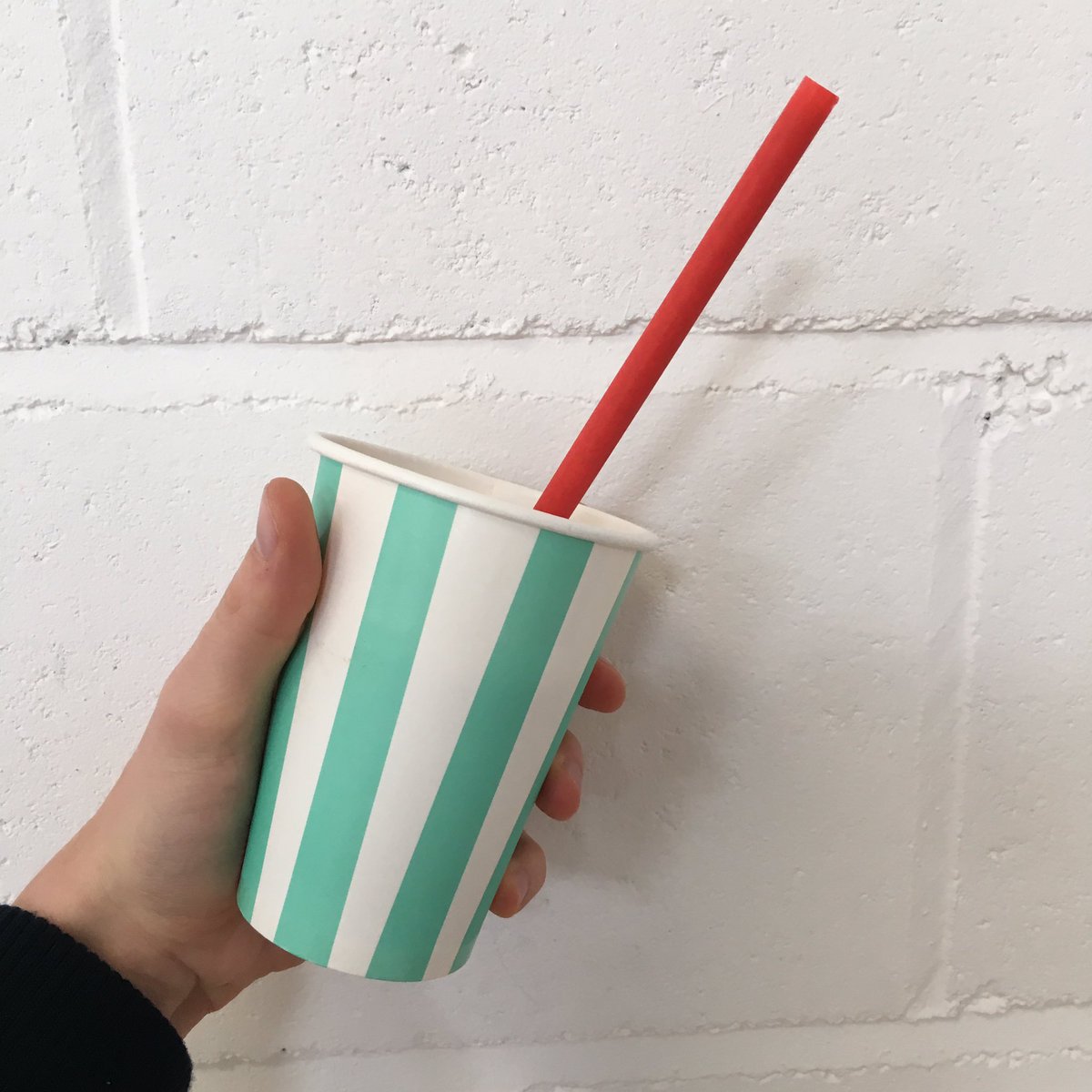wilhelmssonuk's tweet photo. Friday treat from @FrozenROCKTAILS :) ever so tasty! Strawberry, Lemon &amp; Goji Berry! https://t.co/Gx1VCNjDkg