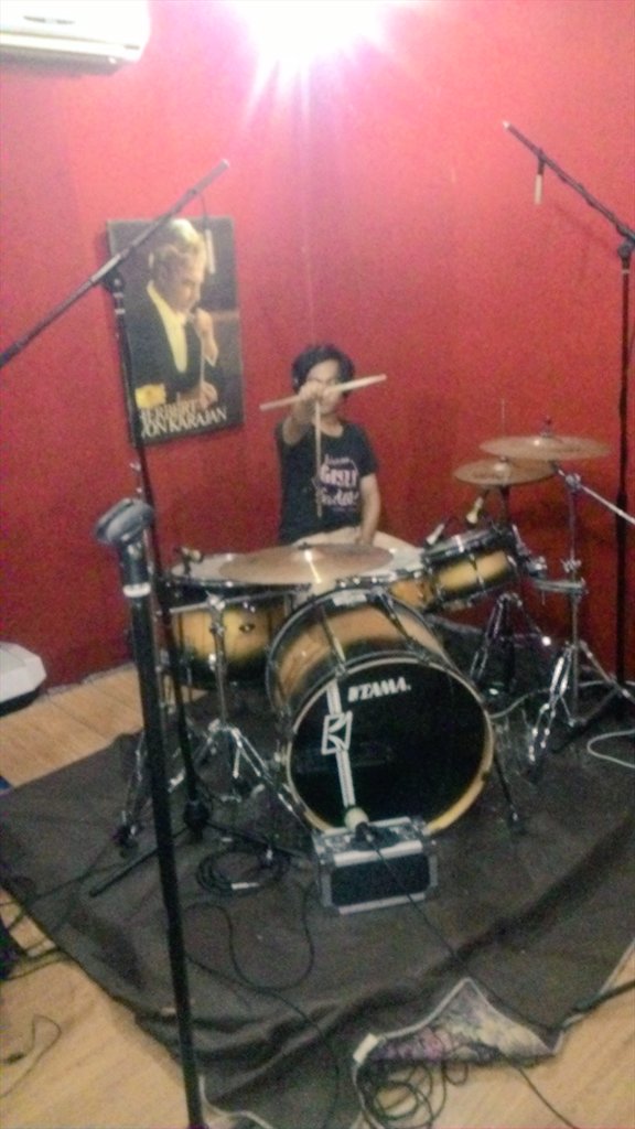 Take Drum <a href="/kikiadipratama/">kikiadipratama</a>
