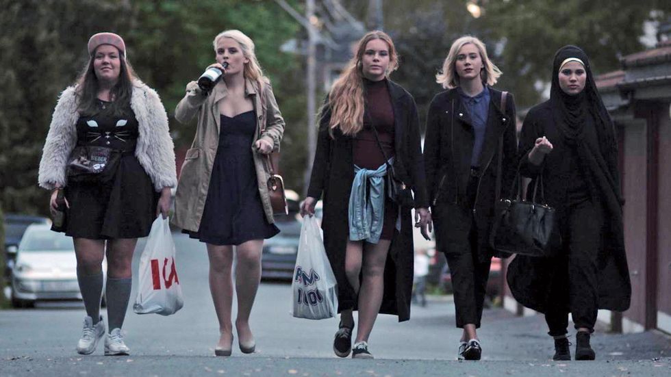 Hurra! «SKAM» og «Unge Lovende» er noen av de nominerte til Gullruten! Se hele lista:  nrk.no/kultur/og-de-n…