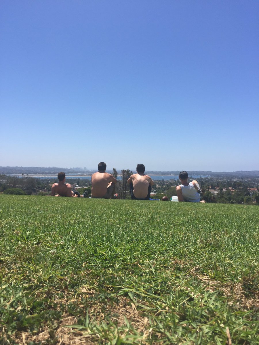 mark_eaton's tweet photo. What I'd do to be back in #SanDiego now😎 @sandiego hook me up with a job for an Irish man @Reebok fithub again 😎 https://t.co/LysO53OAzz