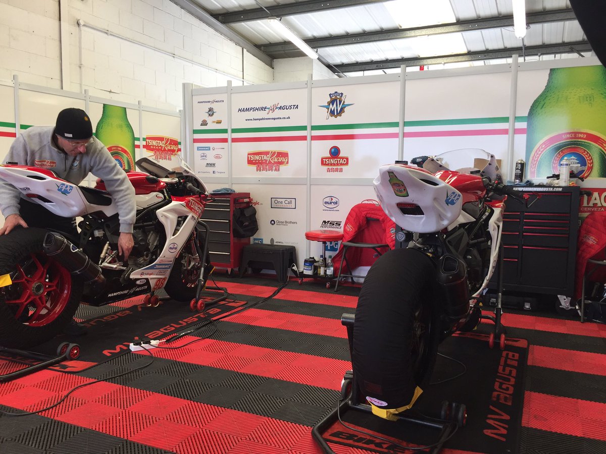 MotorsportTyson's tweet photo. Out next @ScottDeroue @WayneRyan69 first qualifying sun one half and wet the other half of the track @OfficialBSB https://t.co/Ukk5qef7ZT