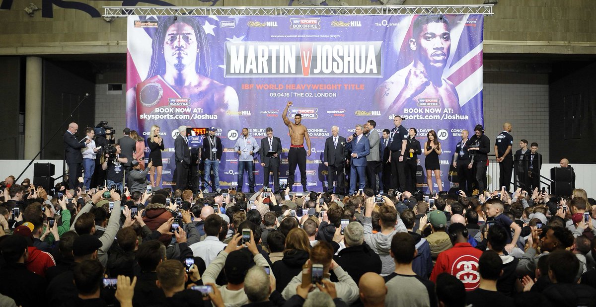 KevinQuigley_DM's tweet photo. Anthony Joshua weighs in infront of a big hiome support at the 02 arena @MailSport https://t.co/wSMnx795P8