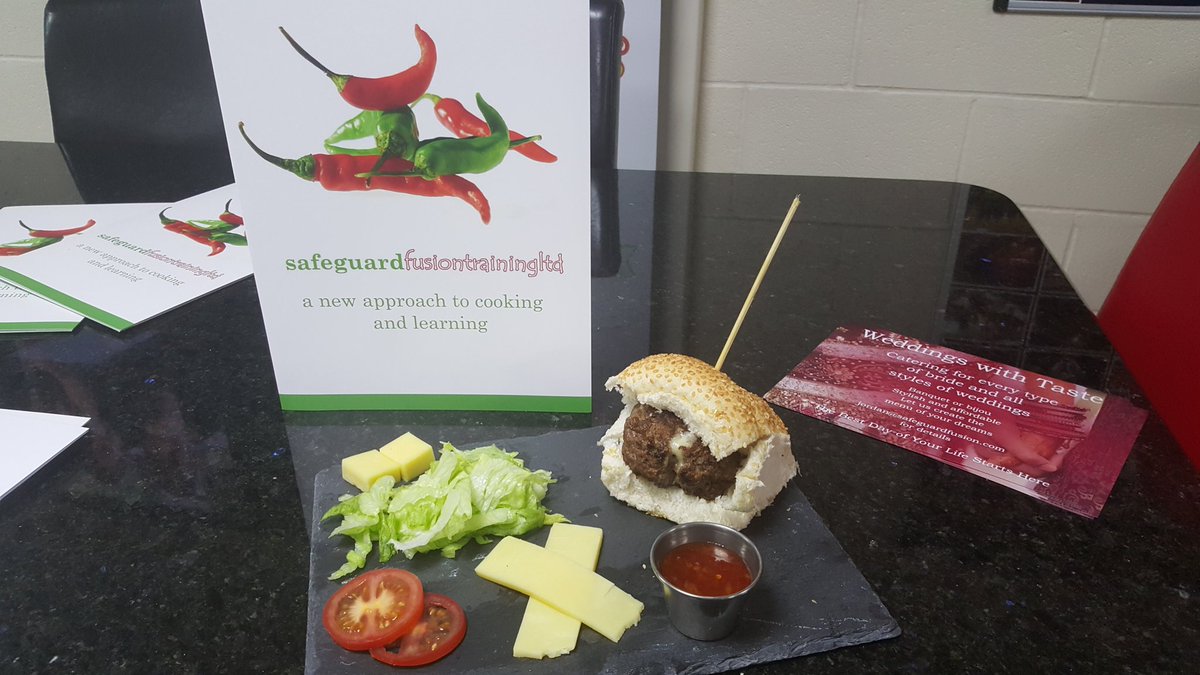WifiNorthWest's tweet photo. # kiddies cooking club working in partnership with @SafeguardFusion @sfnpr # gourmet burgers https://t.co/0iL7ziHC2l