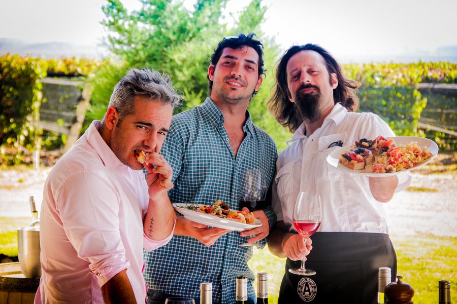 pansso's tweet photo. #BuenViernes Hoy #TriDente en @modoviernes. Con @DiegoGaonaOk y @DanielRosaVino revelamos los secretos del #Malbec. https://t.co/bNihY90MpO