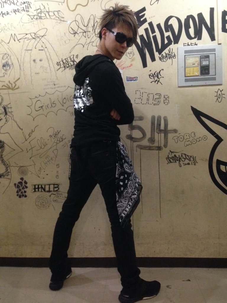 Shinpei Breakerz おすすめライブグッズ アンコール バンダナ 首や腕に巻いても良し 腰にぶら下げても良し 使い古してボロボロになったら 水回りのお掃除ふきんとしても 笑 T Co Okizwujvli Twitter