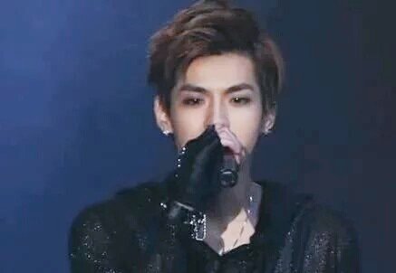 sparks4yunha's tweet photo. #4YearsWithEXO
#4YearsWithKRIS
Wu Yifan~♡ https://t.co/BkbxOaUuEp