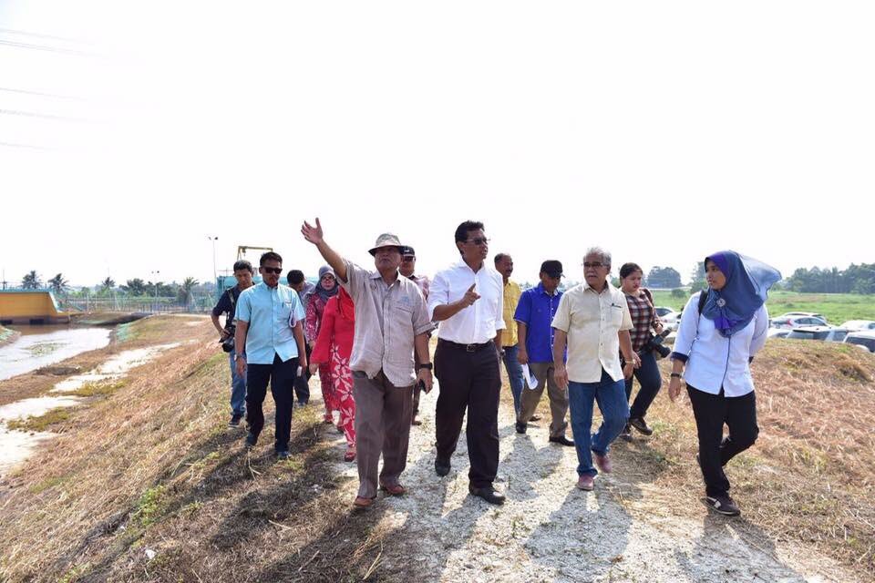 shaberyc's tweet photo. Alhamdulillah di musim kemarau ini kolam simpanan air inilah yg banyak membantu hampir 10 ribu pesawah padi kita https://t.co/3K32rPEQcH