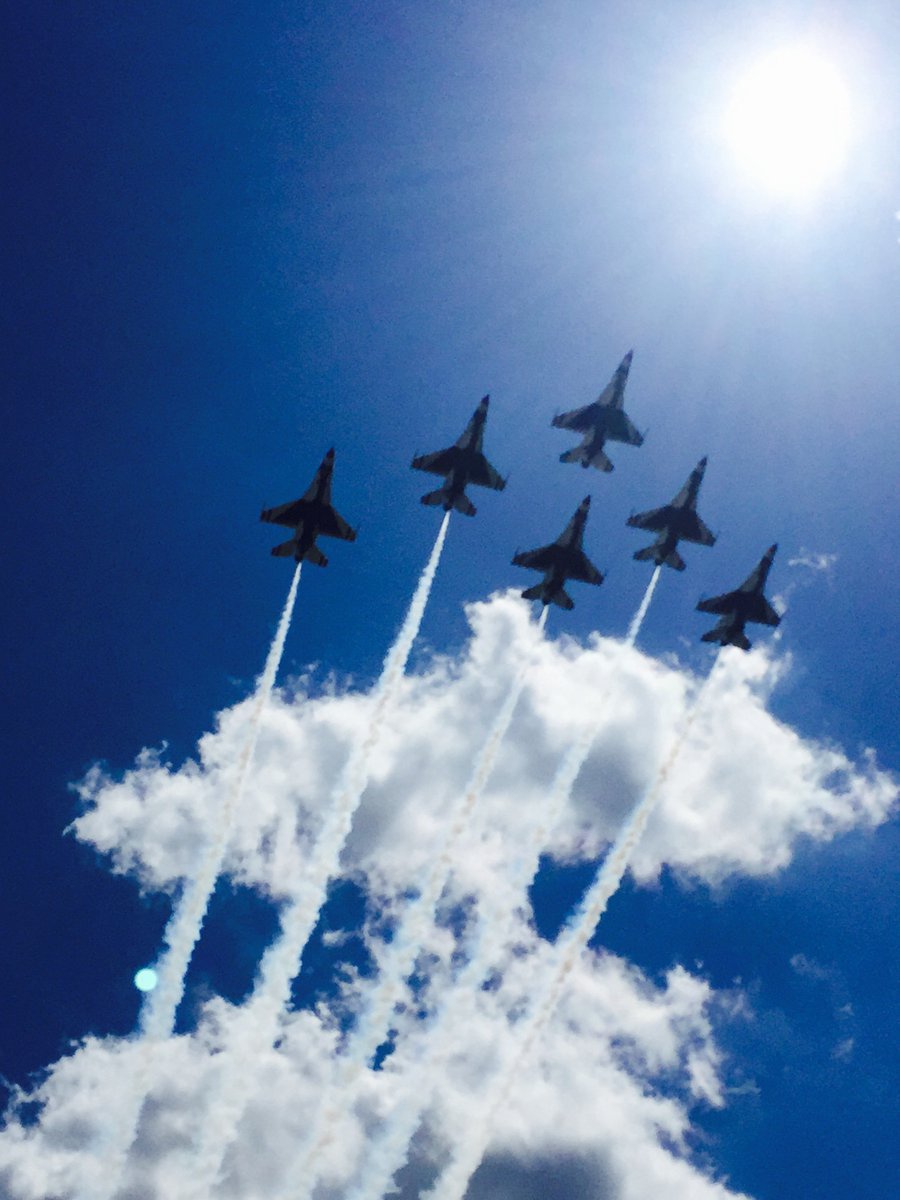 VisitLakeCityFL's tweet image. @AFThunderbirds Welcome to Lake City, FL. Gateway to Florida Airshow this weekend! #afthunderbirds #SpringsRUs