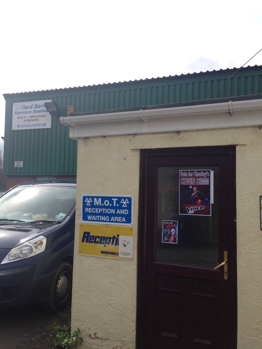 LIANE2969's tweet photo. @OwdBarn showing support for Chorley's @Kevsimmx #teamkev #kevtowin @BBCTheVoiceUK https://t.co/u3NgqvyDmY