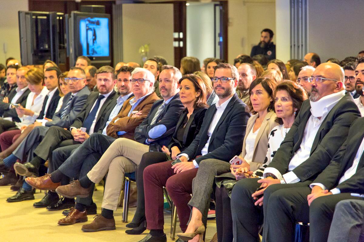 CarmenPlanas's tweet photo. Magnífico el II Foro Empresarial #TwitterCOM365 con @PepeAyalaSpain Director General de @TwitterSpain como invitado! https://t.co/xFQ3DCQOfg