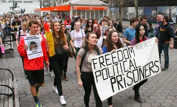AmnestyCapHill's tweet photo. #NYC: It is time. Stand up 4 #humanrights in #Tibet #Iran #SriLanka &amp; #SaudiArabia! https://t.co/Q03YEJe0gW #GOTB16 https://t.co/PTnpmVCeFg