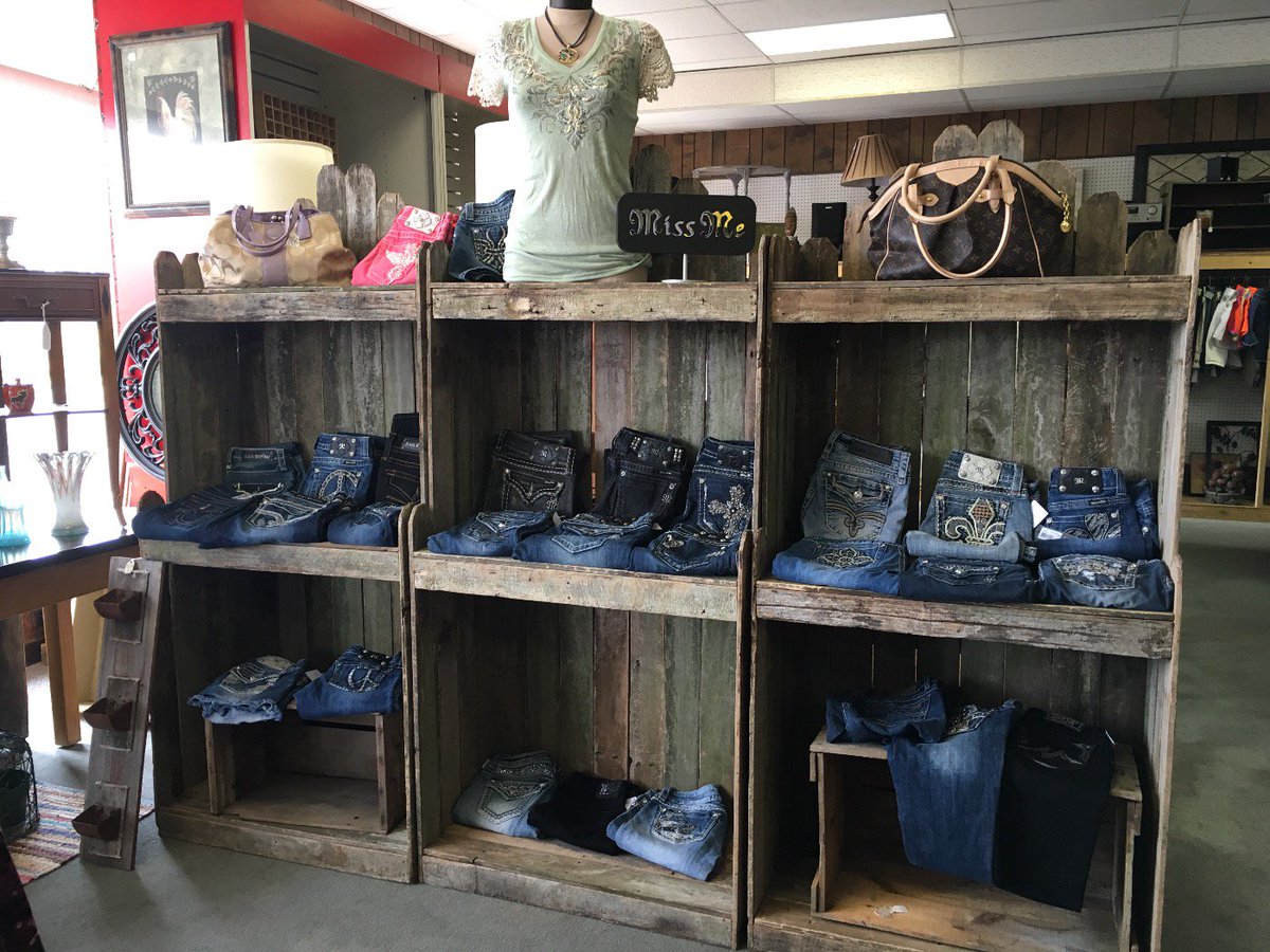 The Clothes Lion (TheClothesLion) Twitter