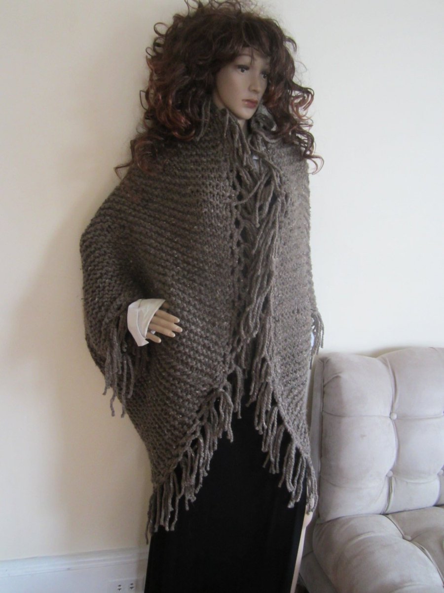Elegantcrochets's tweet photo. OVERSIZE FRINGE CARDIGAN, Oversize cocoon shrug, boho carโฆ https://t.co/2qmfopuzw7 #musicfestivals #PlusSizeSweater https://t.co/vcdbV3RY6s